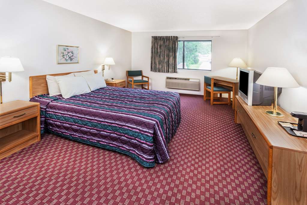 Super 8 By Wyndham Hebron Lowell Area Стая снимка