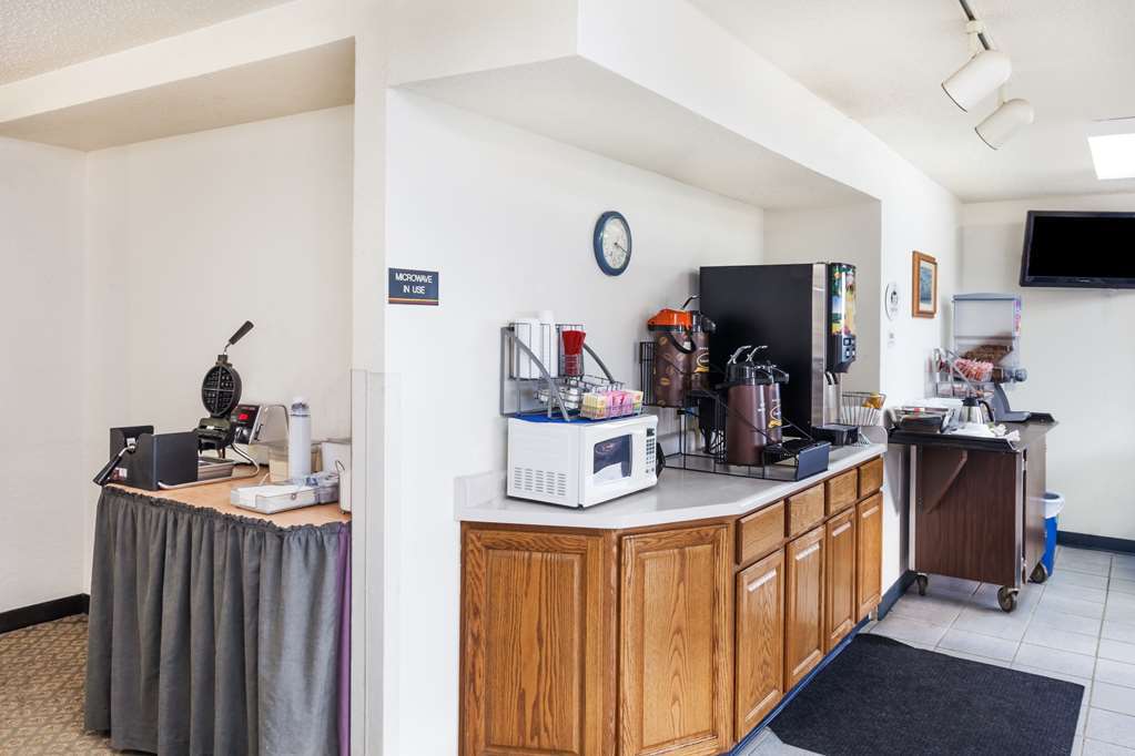 Super 8 By Wyndham Hebron Lowell Area Съоръжения снимка